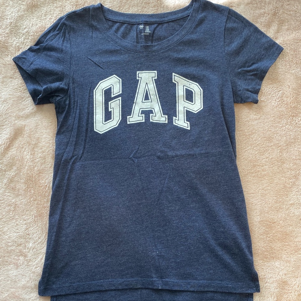 GAP teeshirt